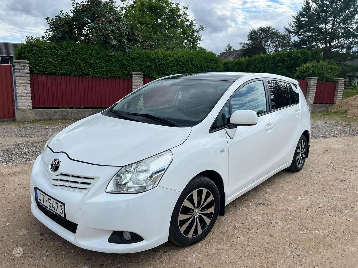 Toyota Verso, 2.0 l., Минивэн