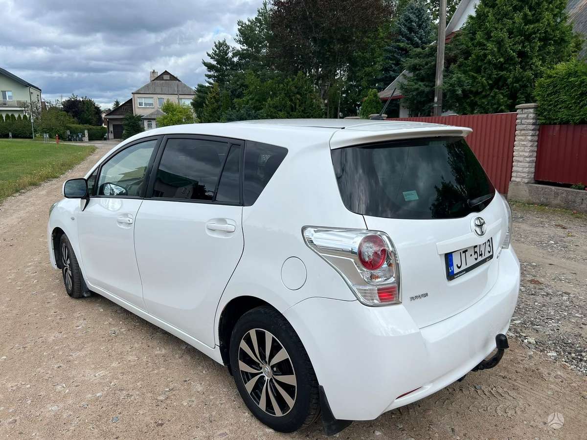 Toyota Verso, 2.0 l., Минивэн