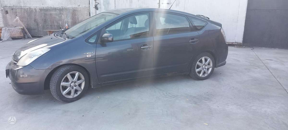 Toyota Prius - 2