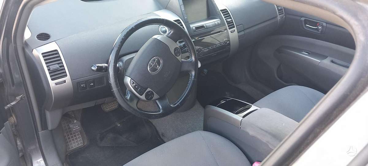 Toyota Prius - 8