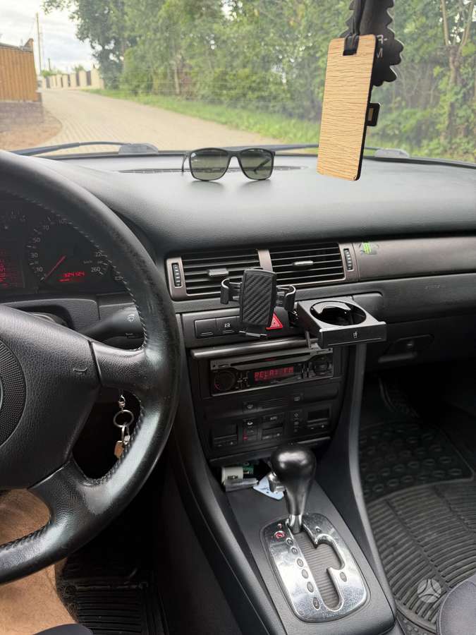 Audi A6, 2.5 l., sedanas
