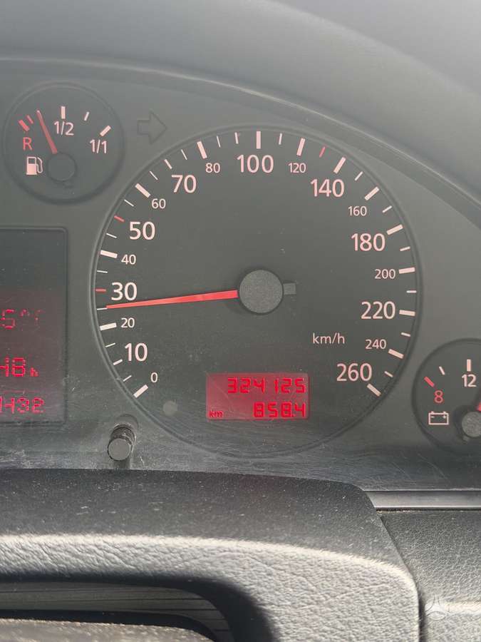 Audi A6, 2.5 l., sedanas