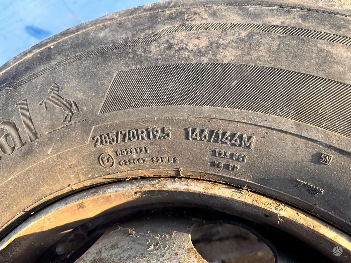 Continental, всесезонные 285/70 R19,5