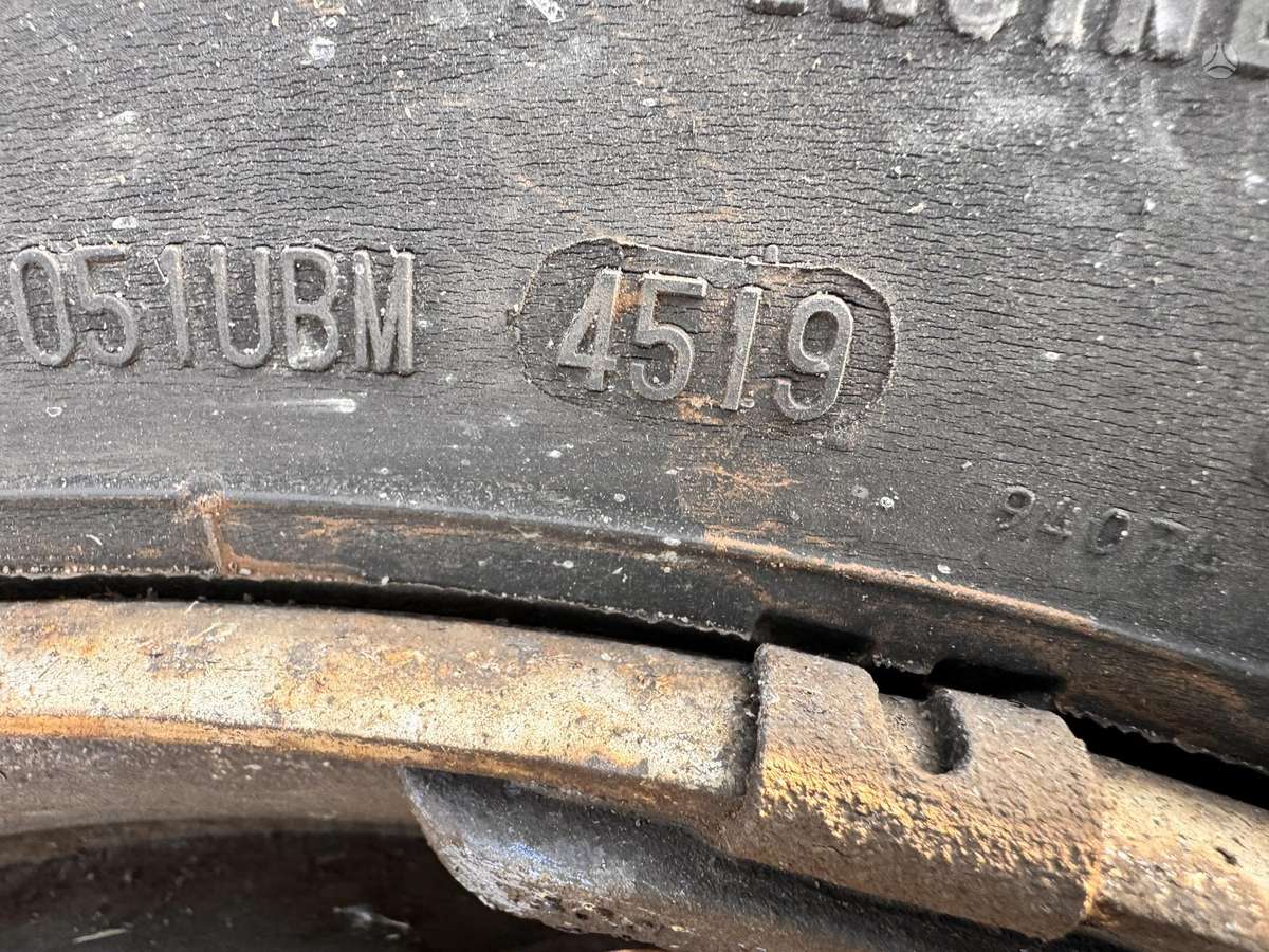Continental, всесезонные 285/70 R19,5