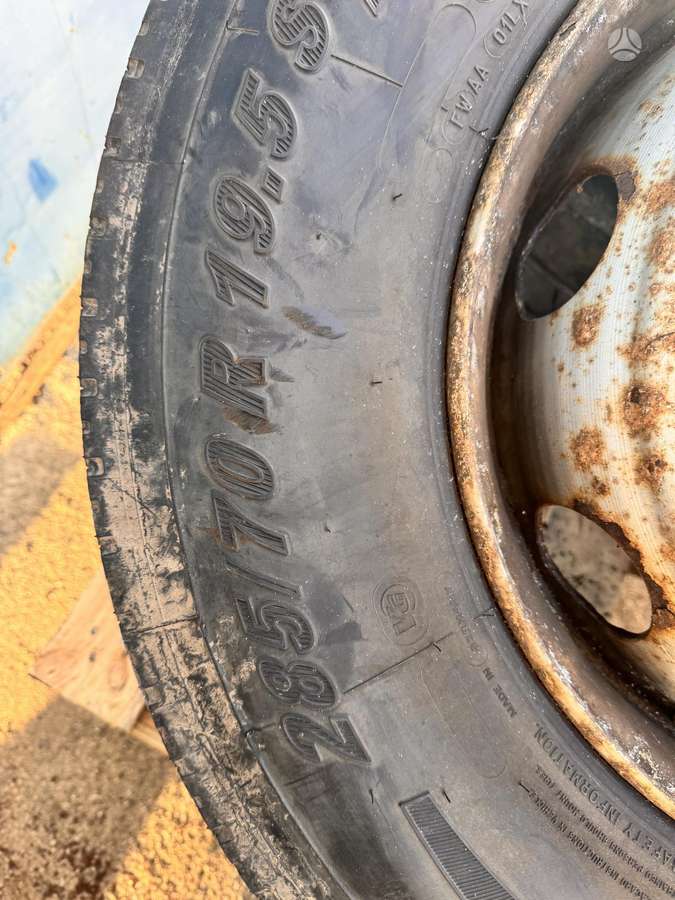 Continental, всесезонные 285/70 R19,5