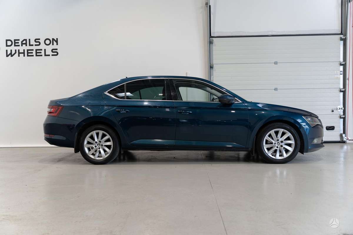 Skoda Superb, 2.0 l., Седан