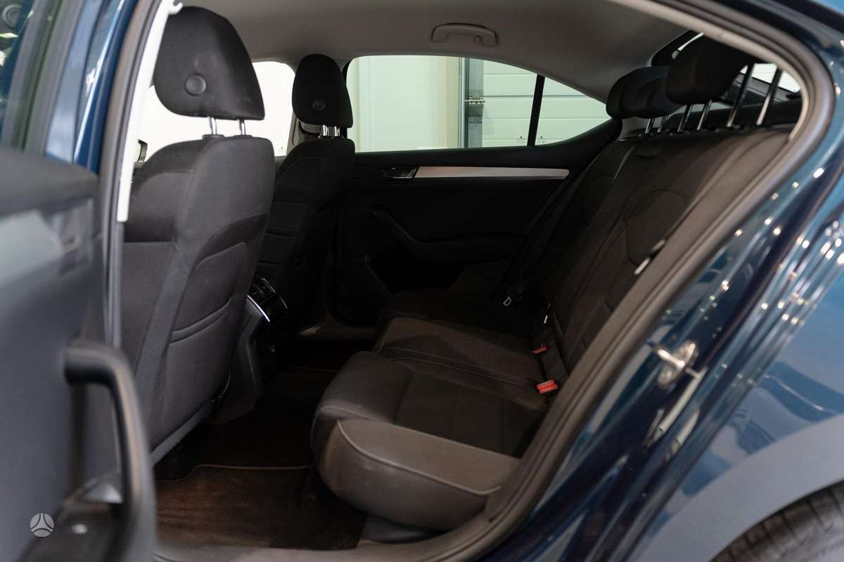 Skoda Superb, 2.0 l., Седан