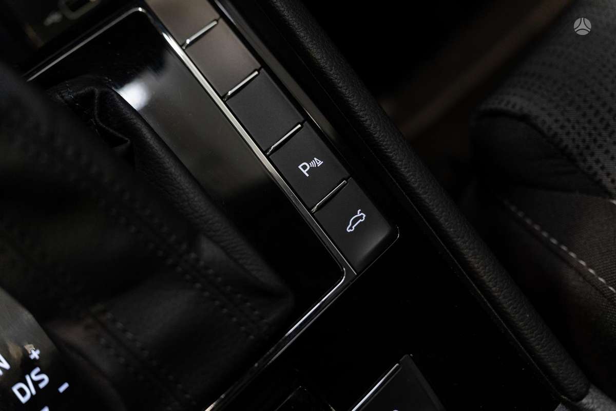 Skoda Superb, 2.0 l., Седан