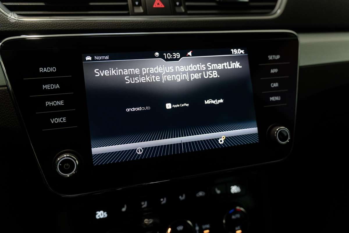 Skoda Superb, 2.0 l., Седан