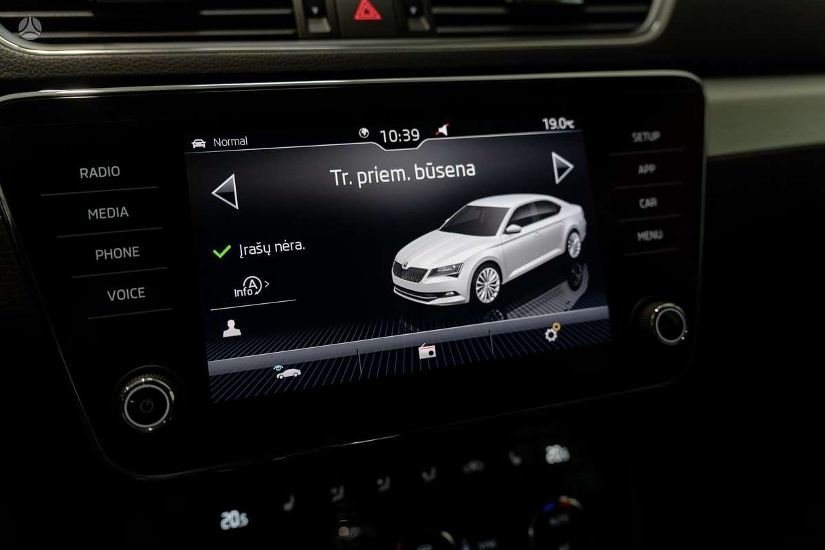 Skoda Superb, 2.0 l., Седан