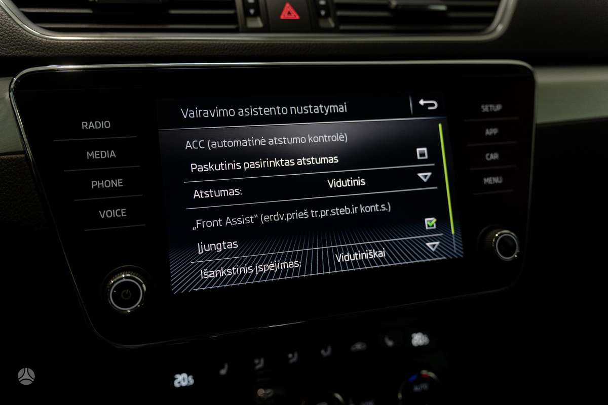 Skoda Superb, 2.0 l., Седан