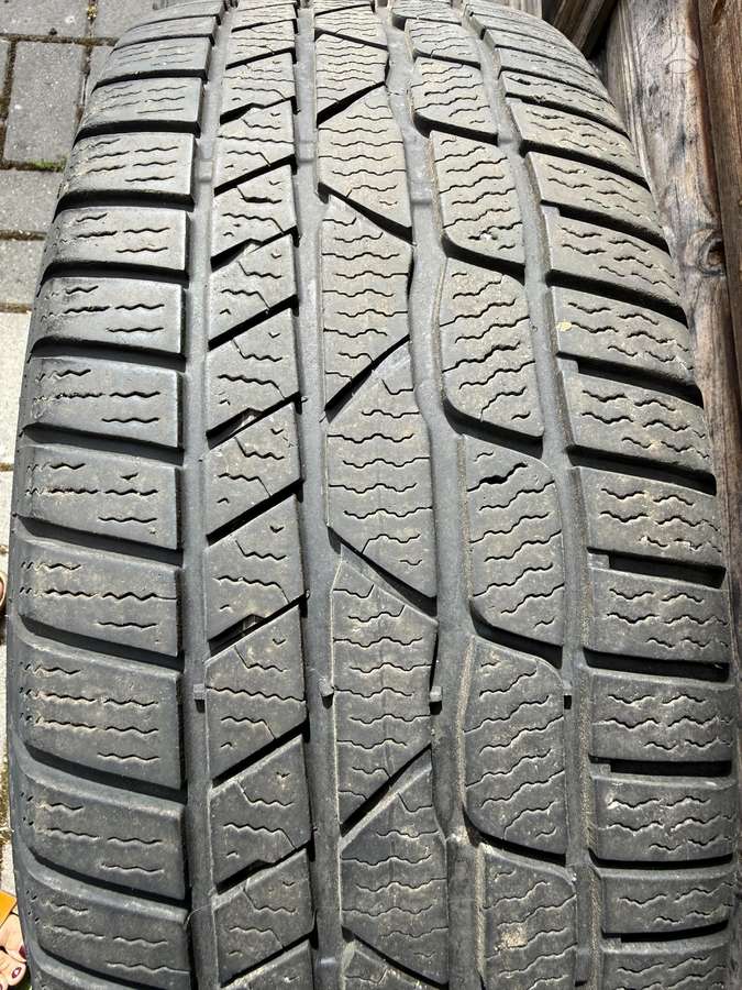 Continental, žieminės 215/60 R17