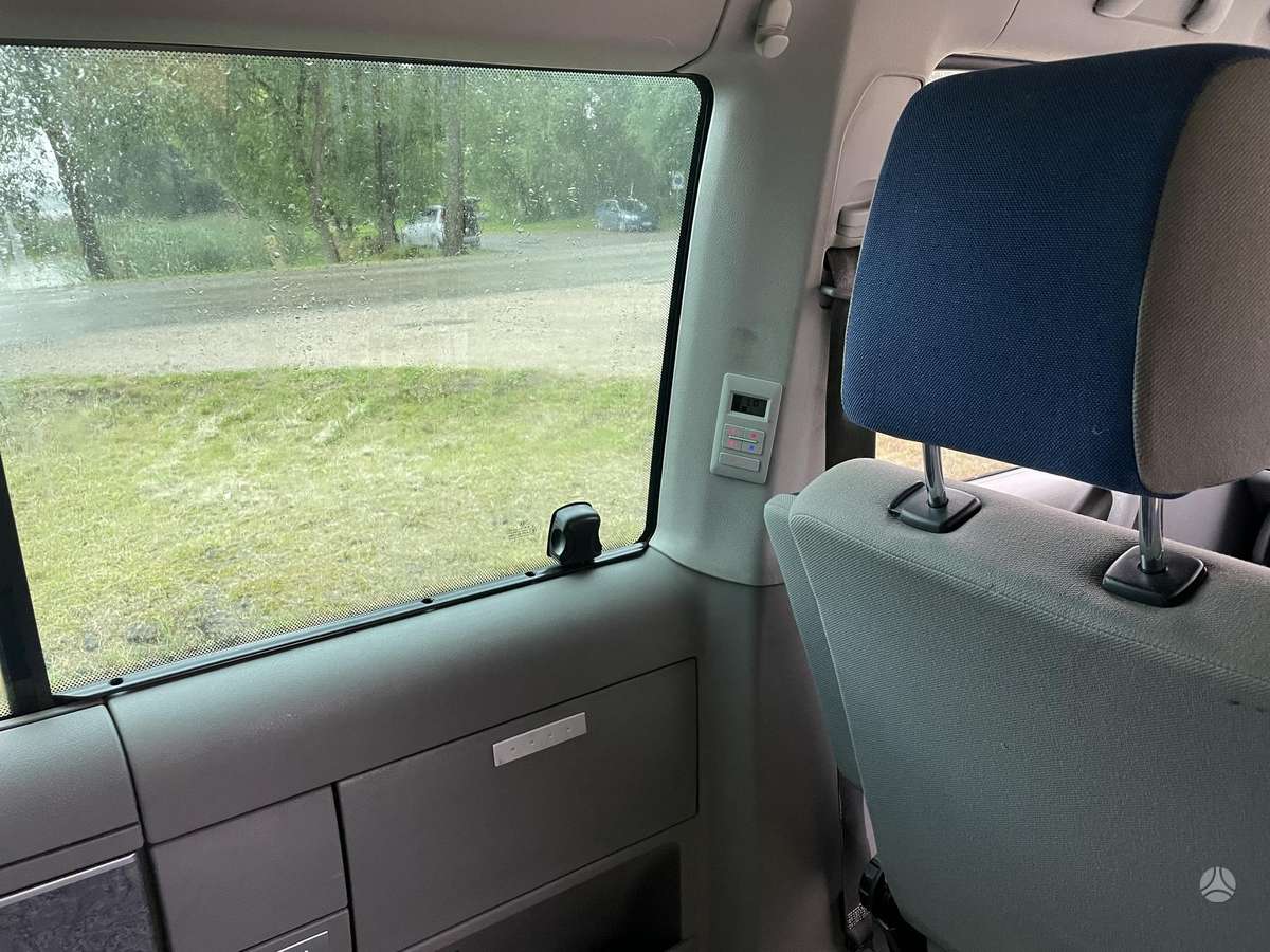 Volkswagen Multivan - 8