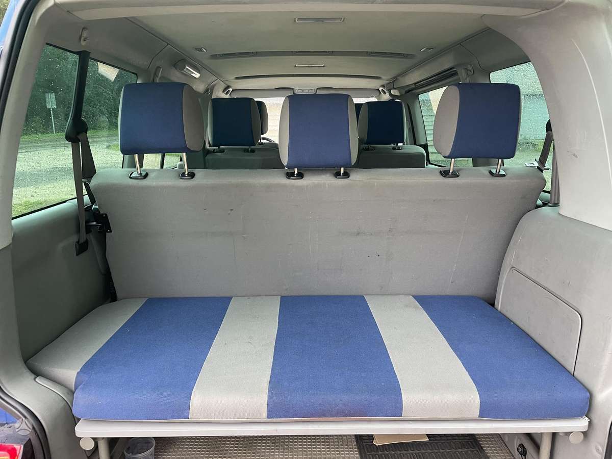 Volkswagen Multivan - 11