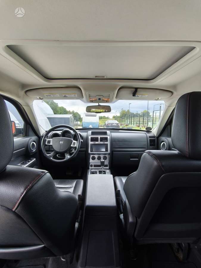 Dodge Nitro, 2.8 l., Внедорожник / Кроссовер