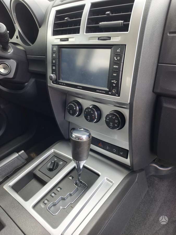 Dodge Nitro, 2.8 l., Внедорожник / Кроссовер