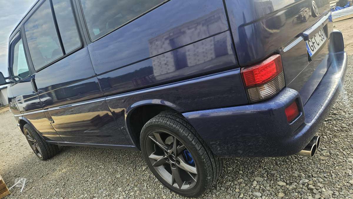 Volkswagen Multivan, 2.5 l., Минивэн