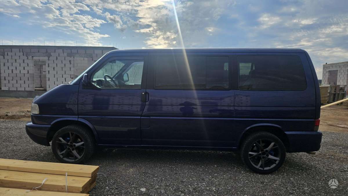 Volkswagen Multivan, 2.5 l., Минивэн