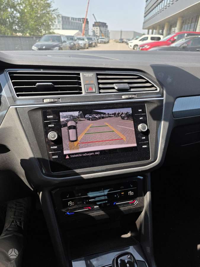 Volkswagen Tiguan - 6