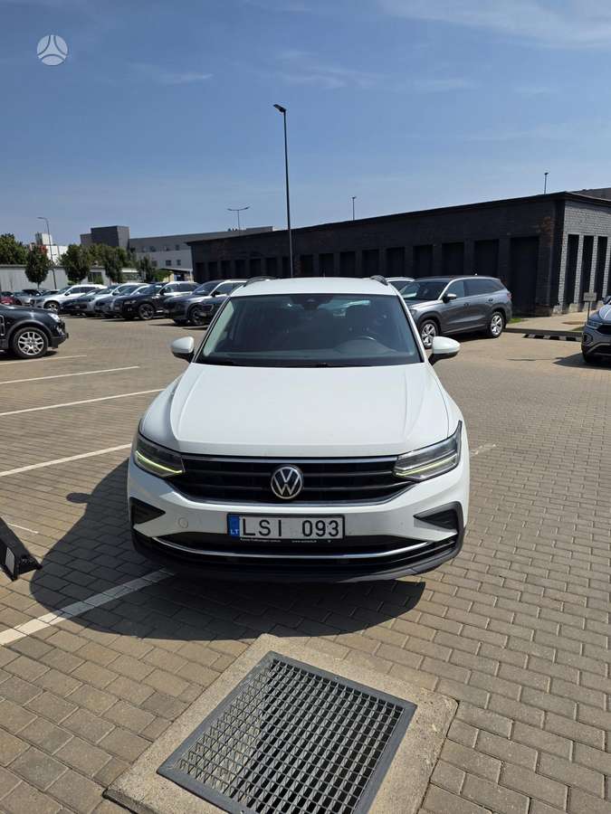 Volkswagen Tiguan - 2