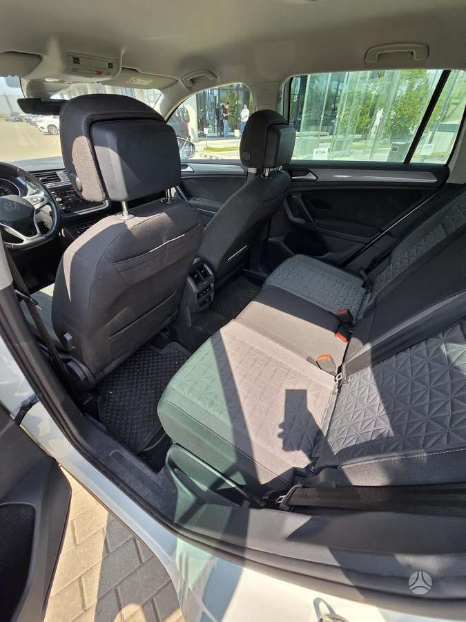 Volkswagen Tiguan - 9