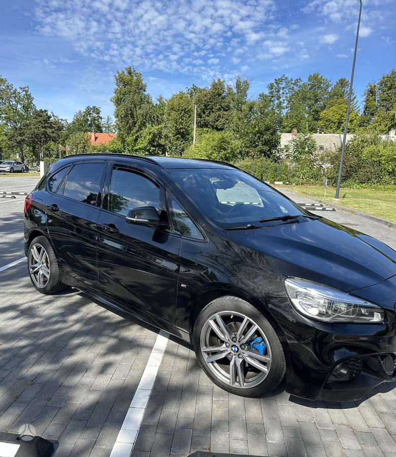 BMW 218 Active Tourer, 2.0 l., hatchback