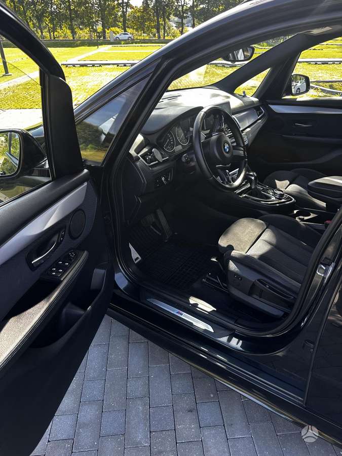 BMW 218 Active Tourer, 2.0 l., hatchback