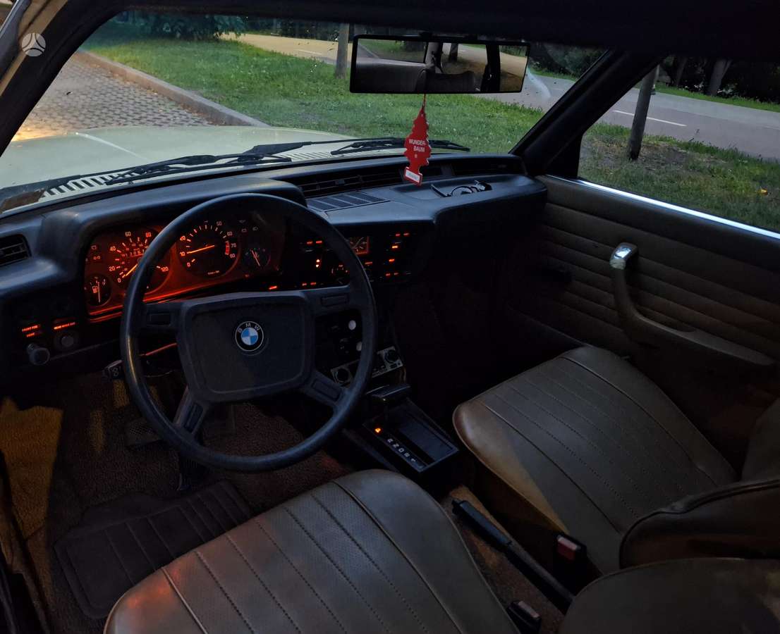BMW 320, 2.0 l., Седан