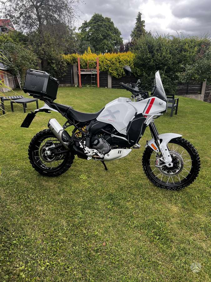 Ducati DesertX 937cc, touring / sport touring
