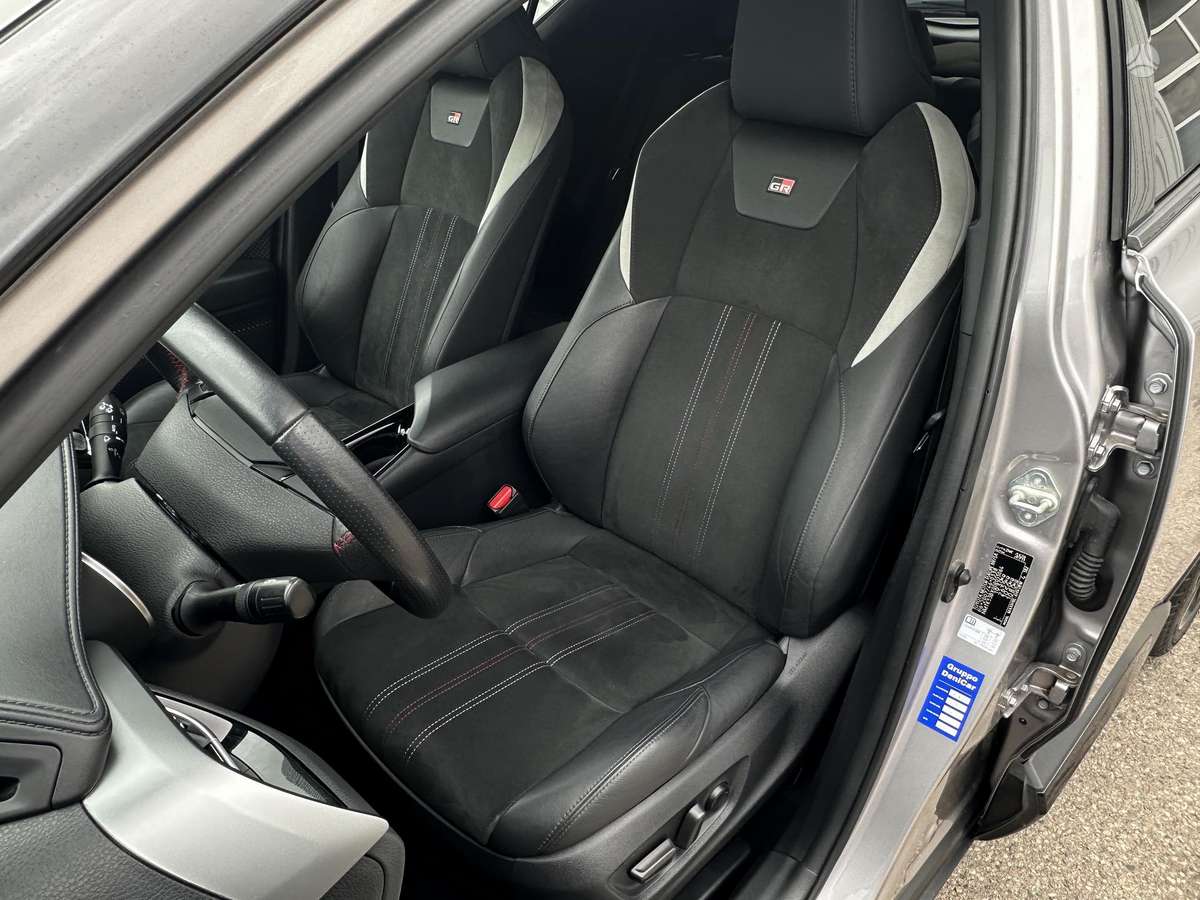 Toyota C-HR - 11