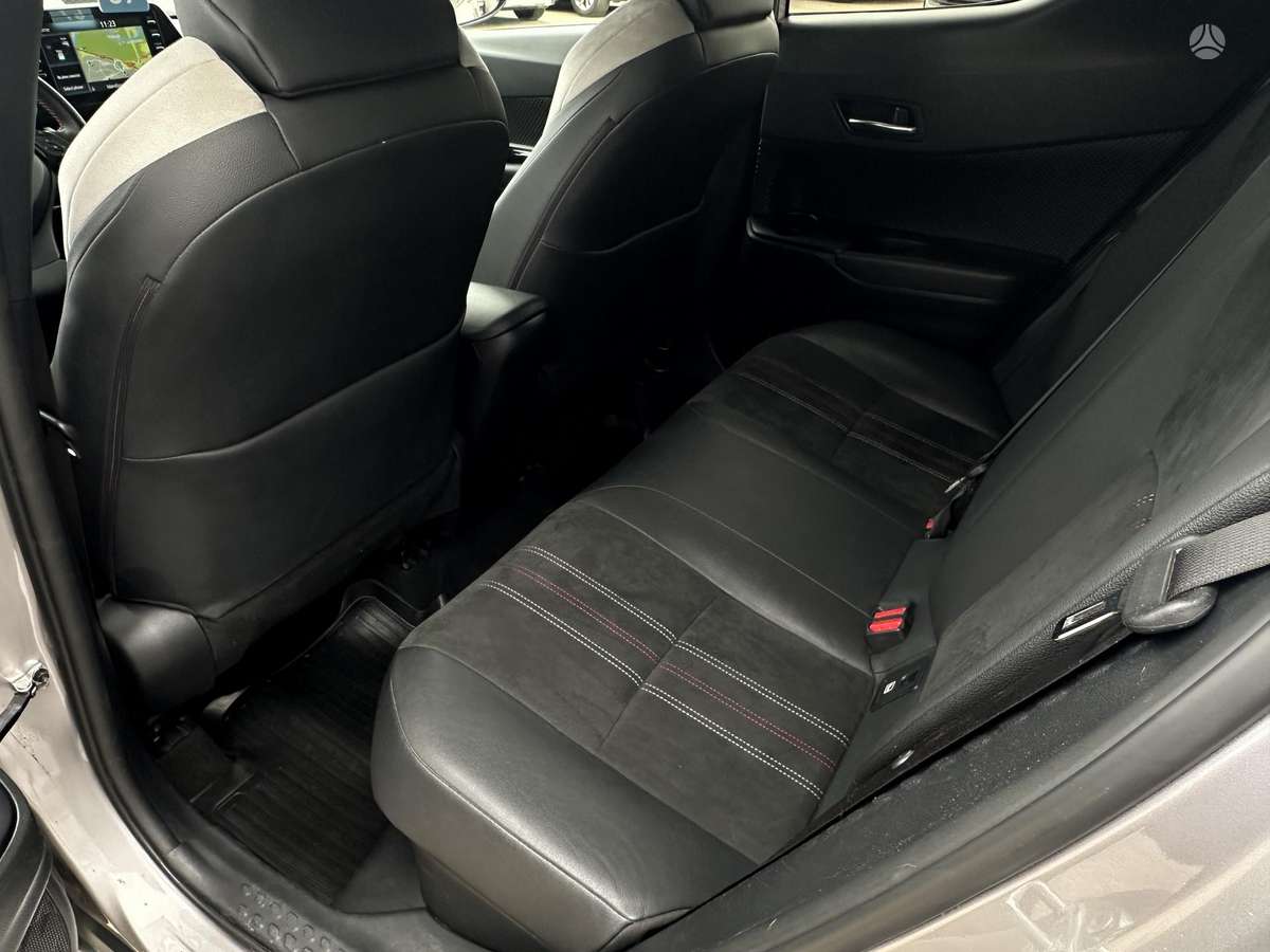 Toyota C-HR - 12