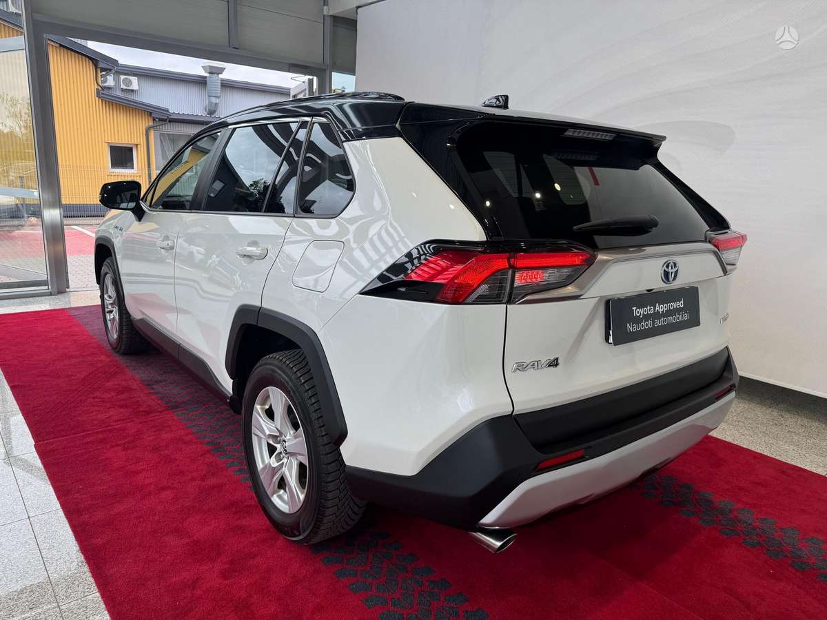 Toyota RAV4 - 6