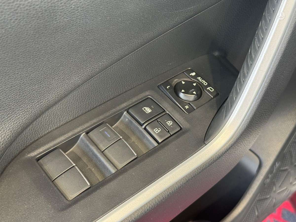 Toyota RAV4 - 11