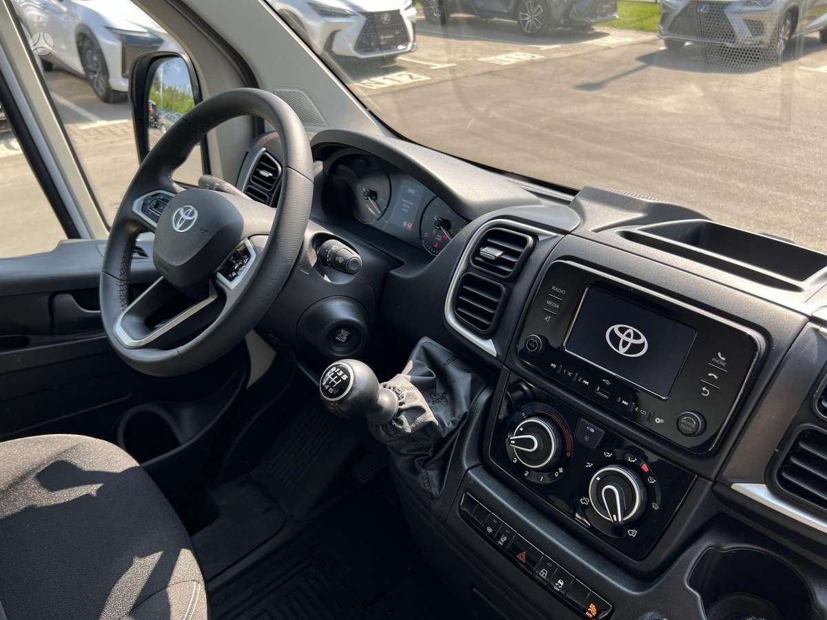 Toyota Proace Max - 8