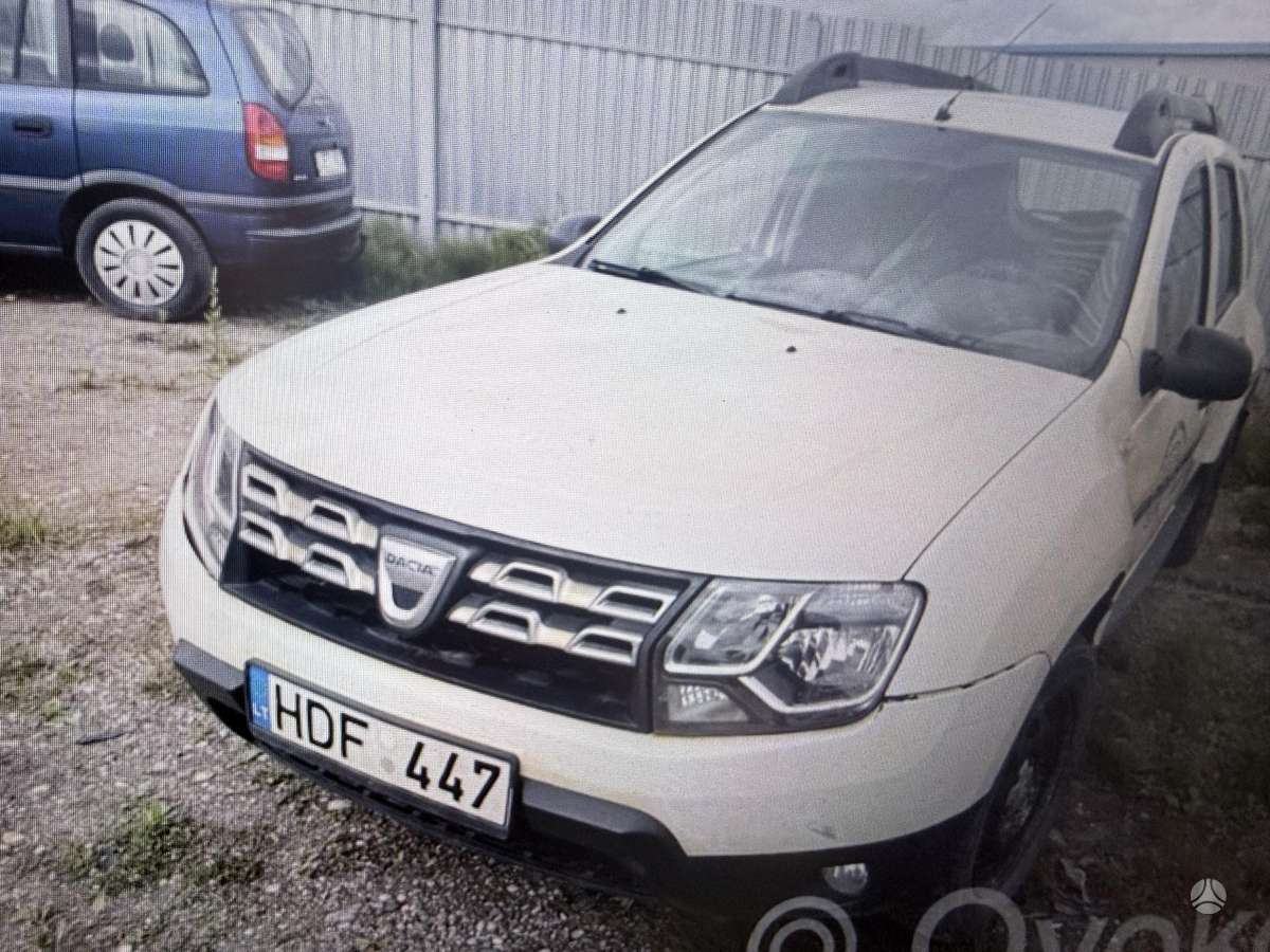 Dacia Duster dalimis