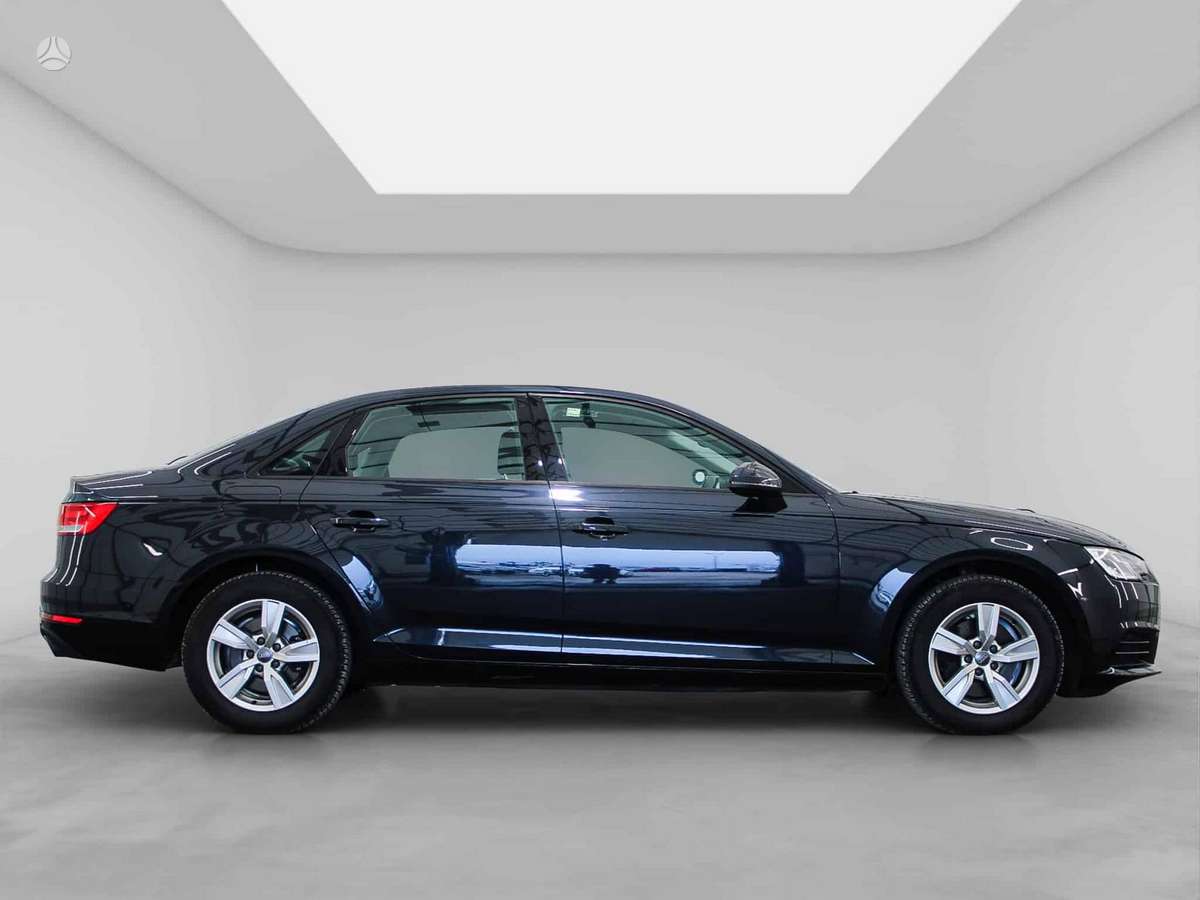 Audi A4, 2.0 l., Седан