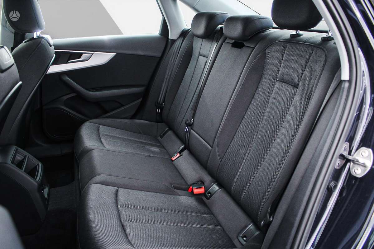 Audi A4, 2.0 l., Седан