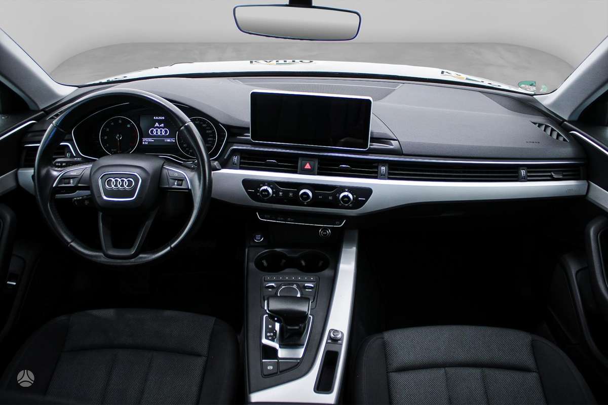 Audi A4, 2.0 l., Седан