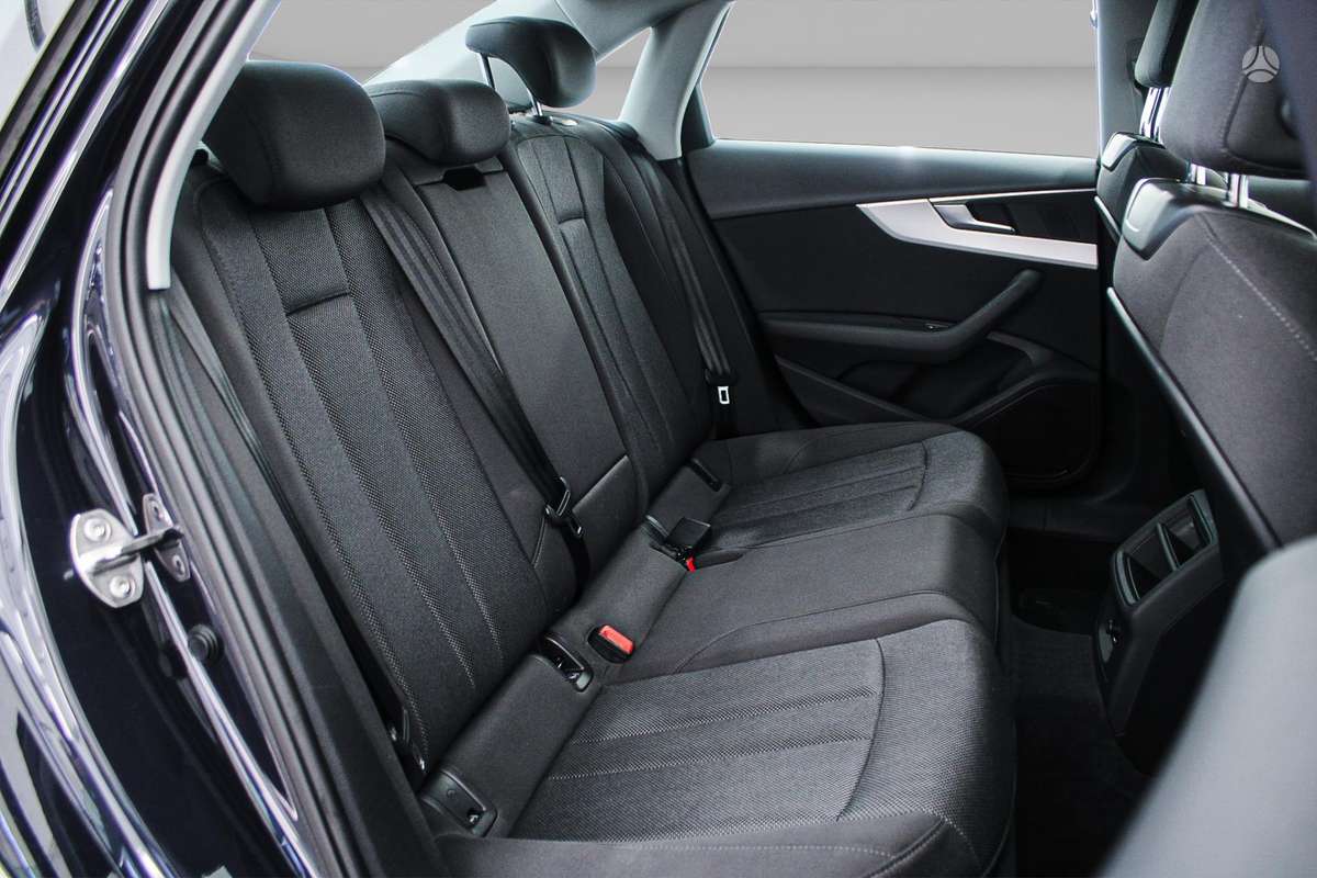 Audi A4, 2.0 l., Седан