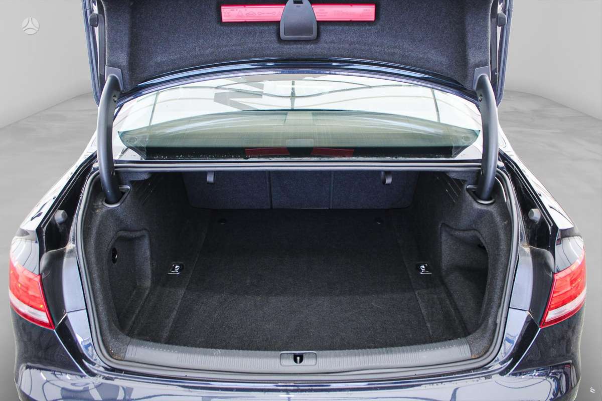 Audi A4, 2.0 l., Седан