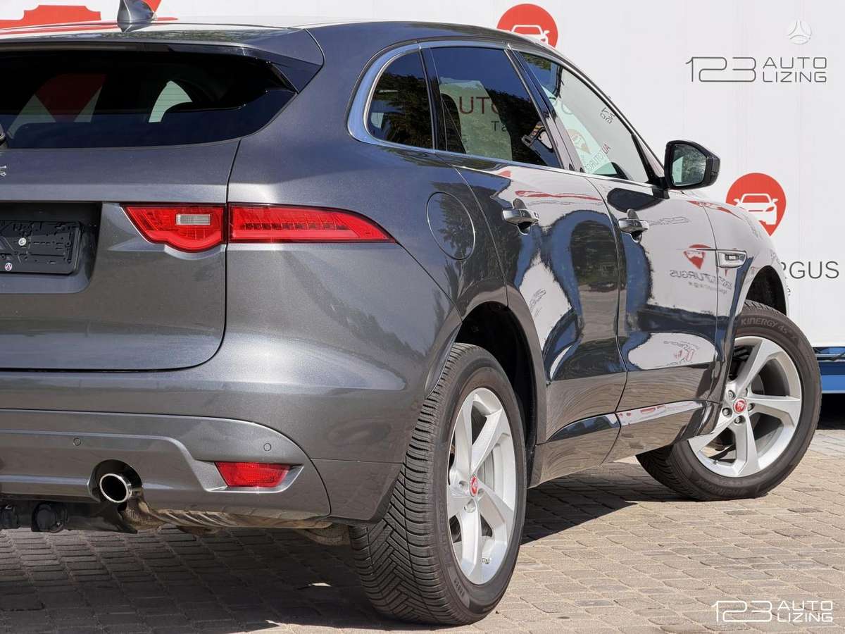 Jaguar F-Pace, 2.0 l., off-road / crossover