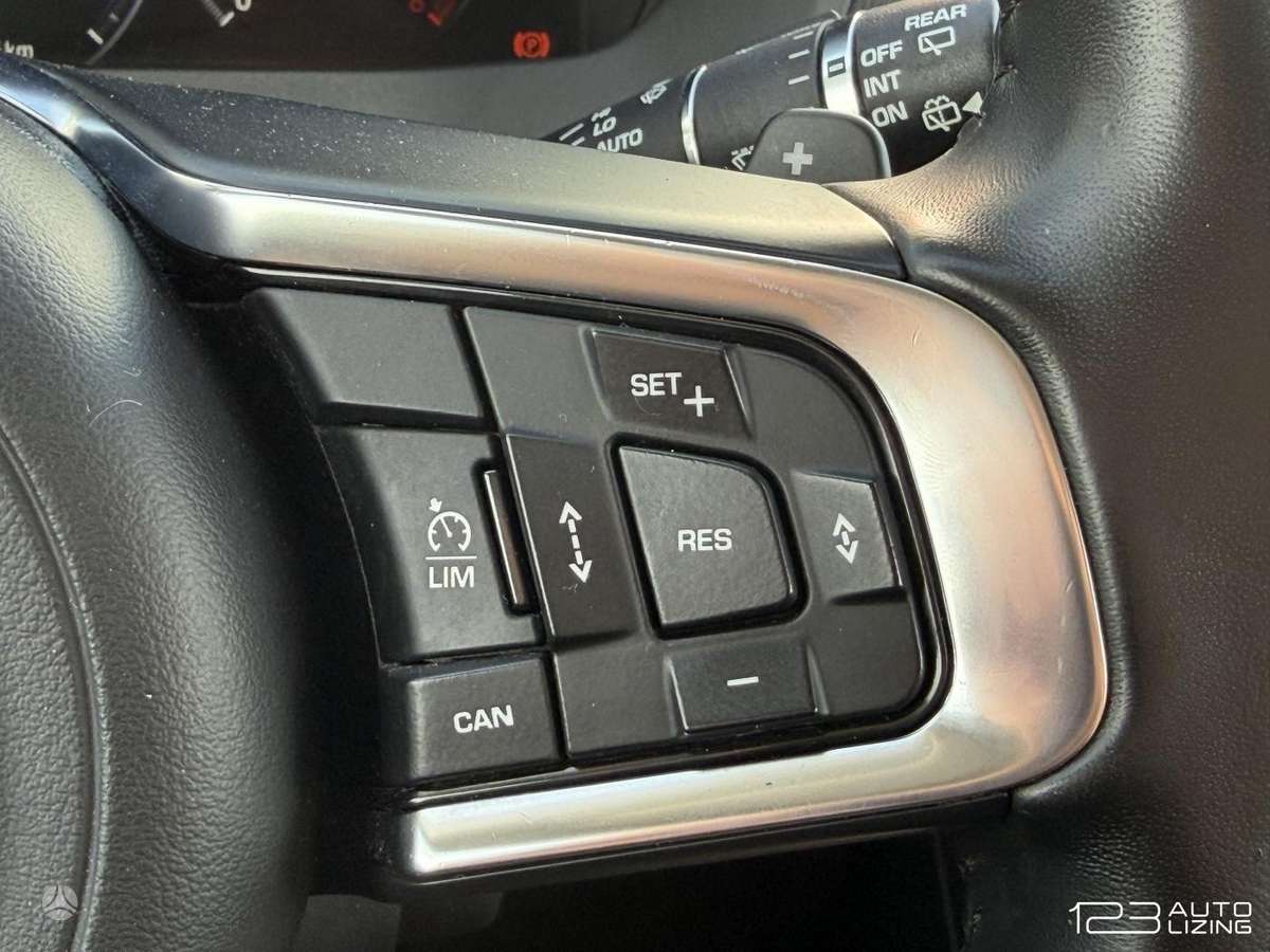 Jaguar F-Pace, 2.0 l., off-road / crossover