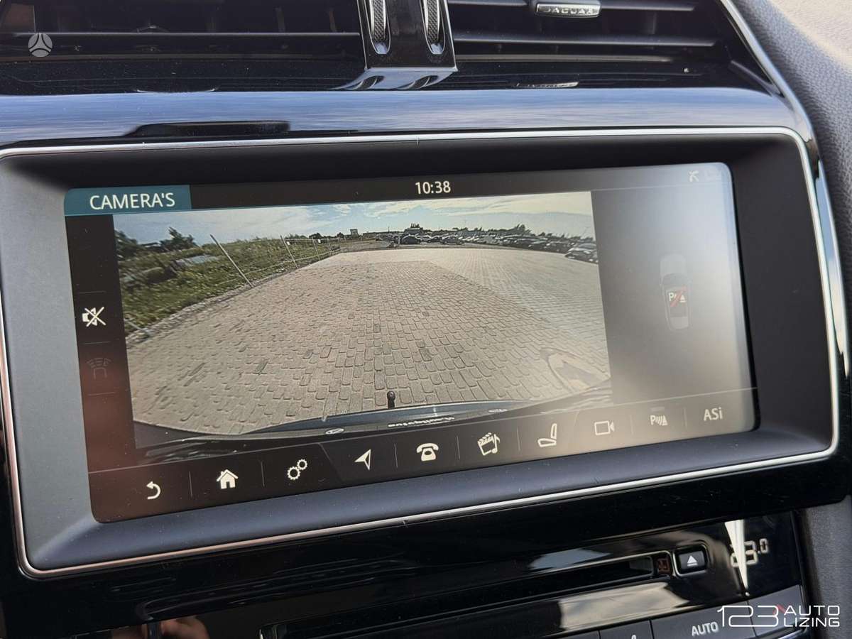 Jaguar F-Pace, 2.0 l., off-road / crossover