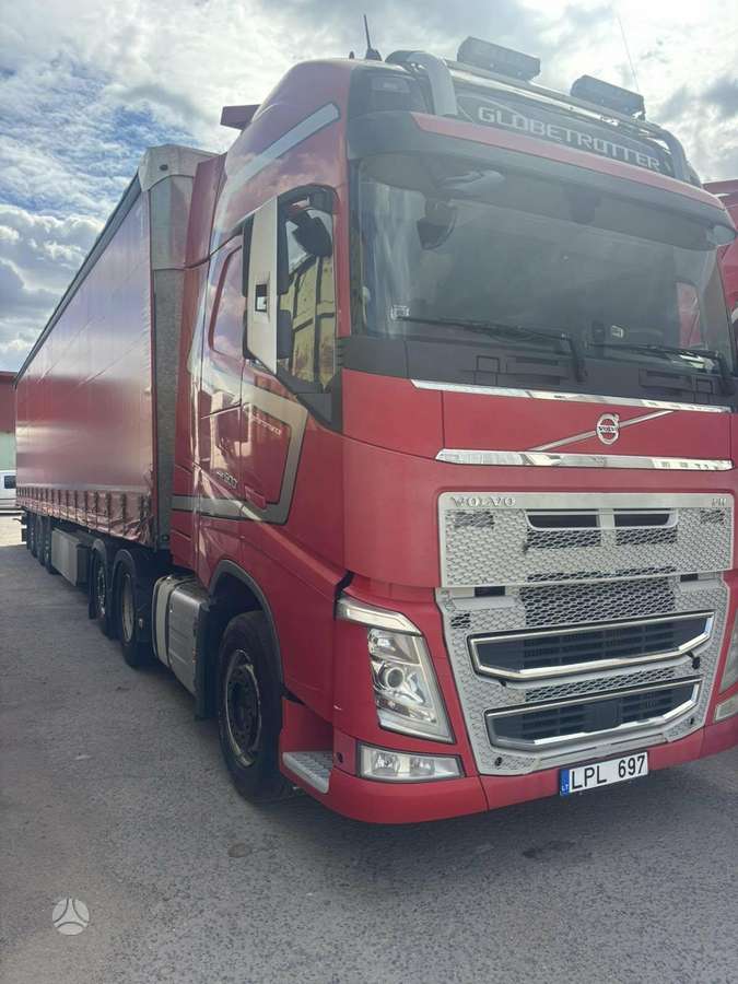 Volvo FH, double sleeper