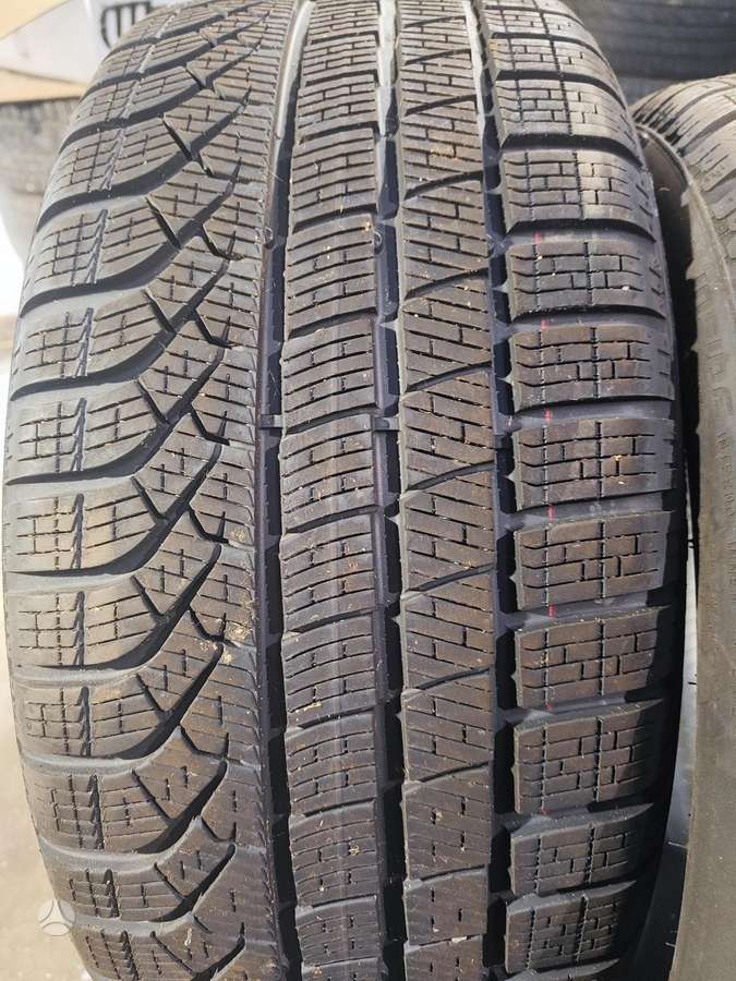 Pirelli, žieminės 245/40 R20