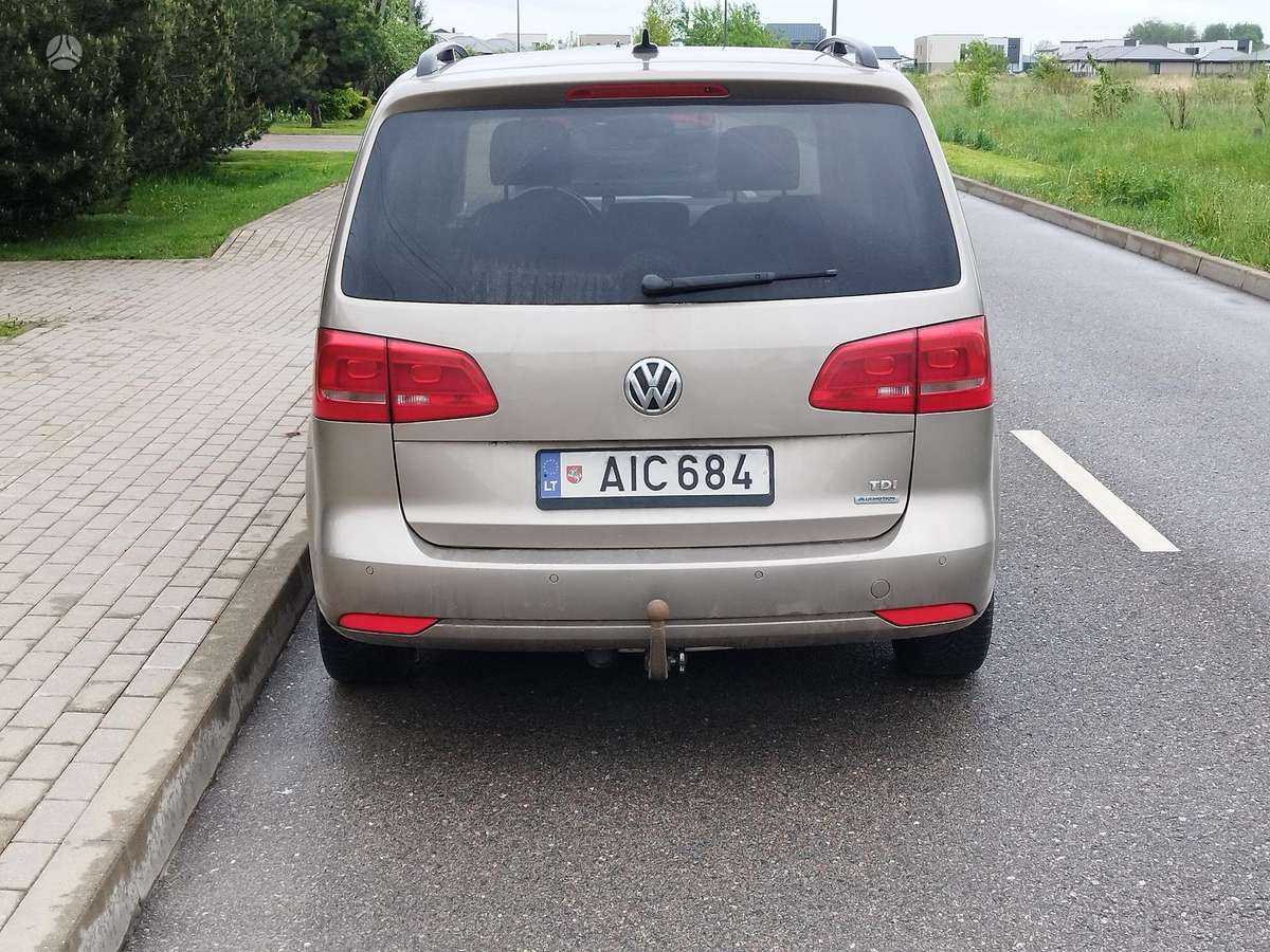Volkswagen Touran - 3