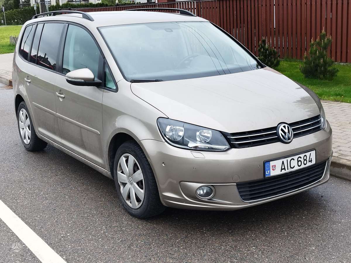 Volkswagen Touran - 4