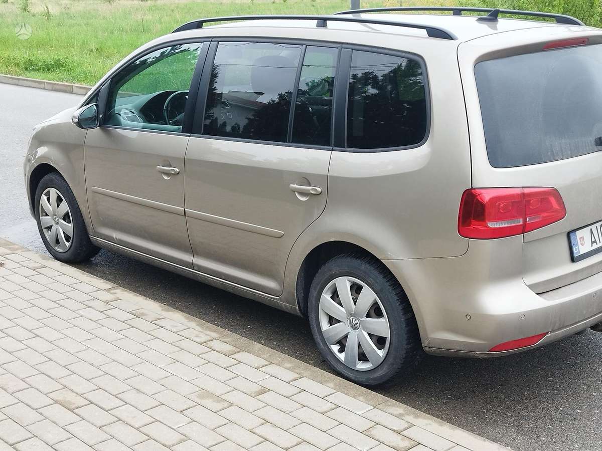 Volkswagen Touran - 6