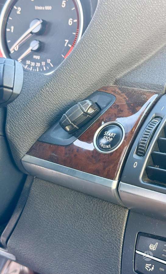 BMW X5, 3.0 l., off-road / crossover