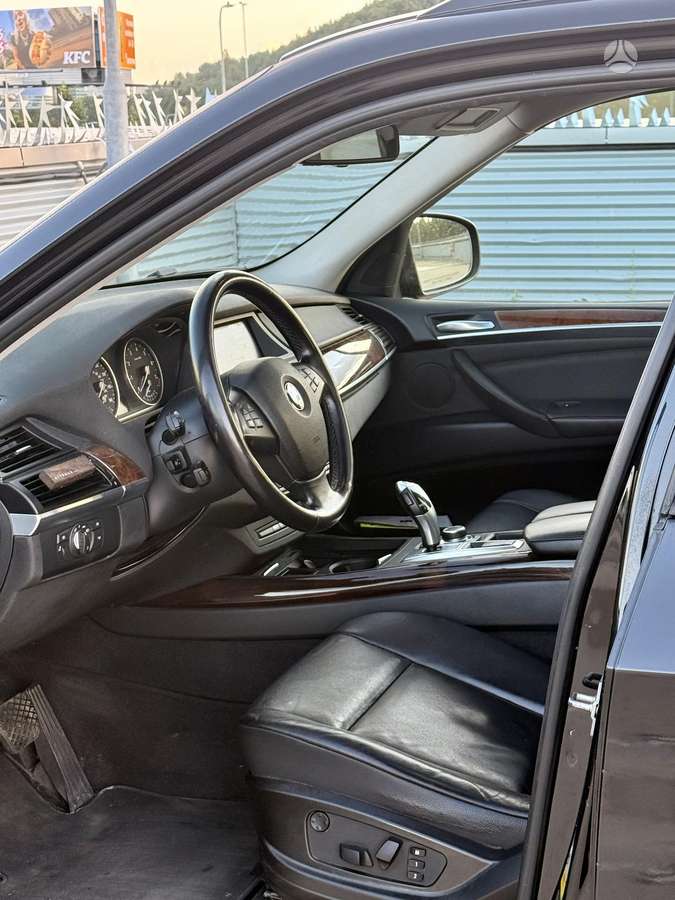 BMW X5, 3.0 l., off-road / crossover